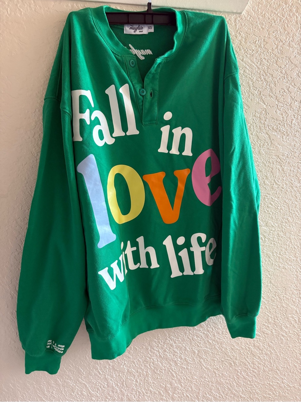 Green Mayfair 'Fall in Love with Life' Women's Sweatshirt - Picture 3 of 6